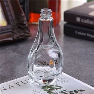 Bouteille en verre cristallin