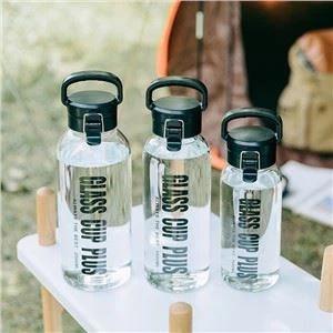 Bouteille d'eau de grande capacité