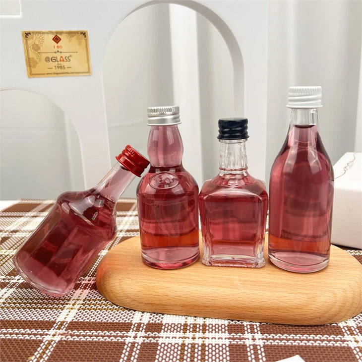 Mini bouteille en verre de liqueur de 50 ml